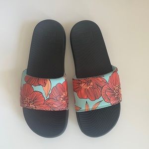Reef Slide Sandals. Size 9